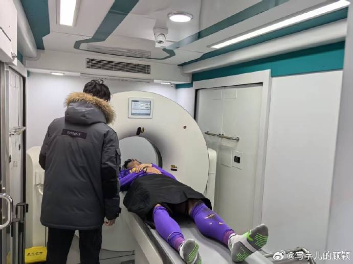  記者：謝維軍初步檢查無(wú)大礙，后續(xù)兩天還要注意觀察